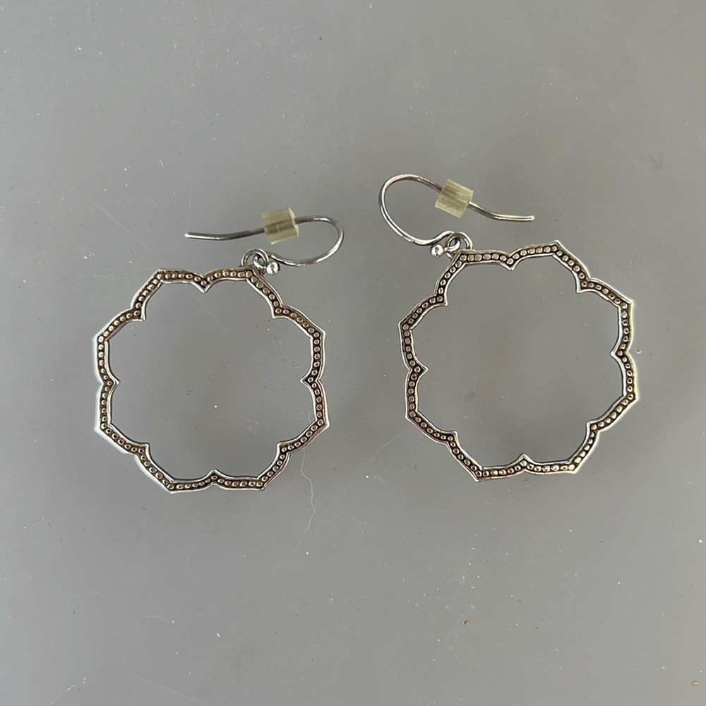 🌼 Sterling silver flower earrings by Baroni. 🌼 EUC.